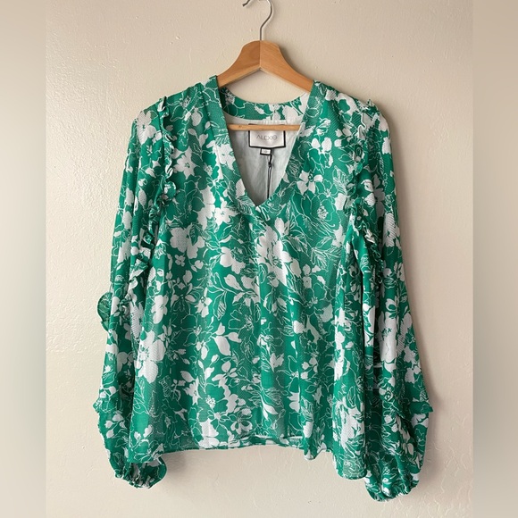 Alexis Blouse floral ruffled bishop sleeve green &white - Picture 1 of 12